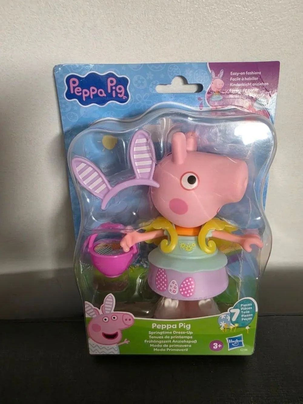 New Peppa Pig Springtime Dress-Up 6" Figure with 6 Fashion Accessories, toy set